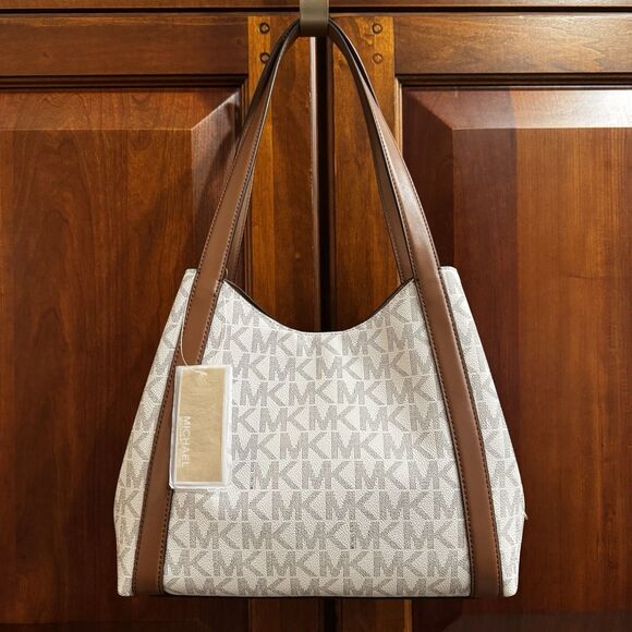 NWT Michael Kors Rosemary Large Signature Logo Shoulder Bag Vanilla/Luggage - Picture 5 of 15